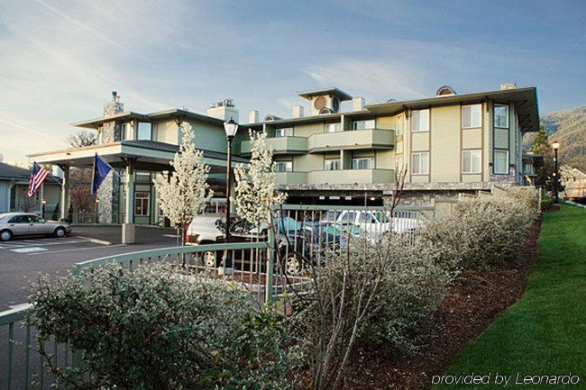 Plaza Inn & Suites At Ashland Creek Exteriér fotografie