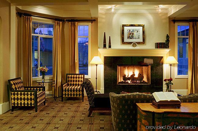 Plaza Inn & Suites At Ashland Creek Pokoj fotografie