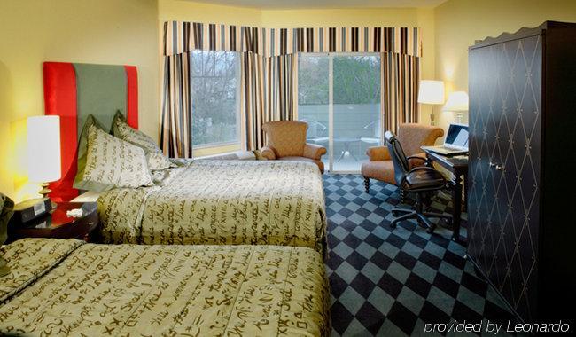 Plaza Inn & Suites At Ashland Creek Pokoj fotografie