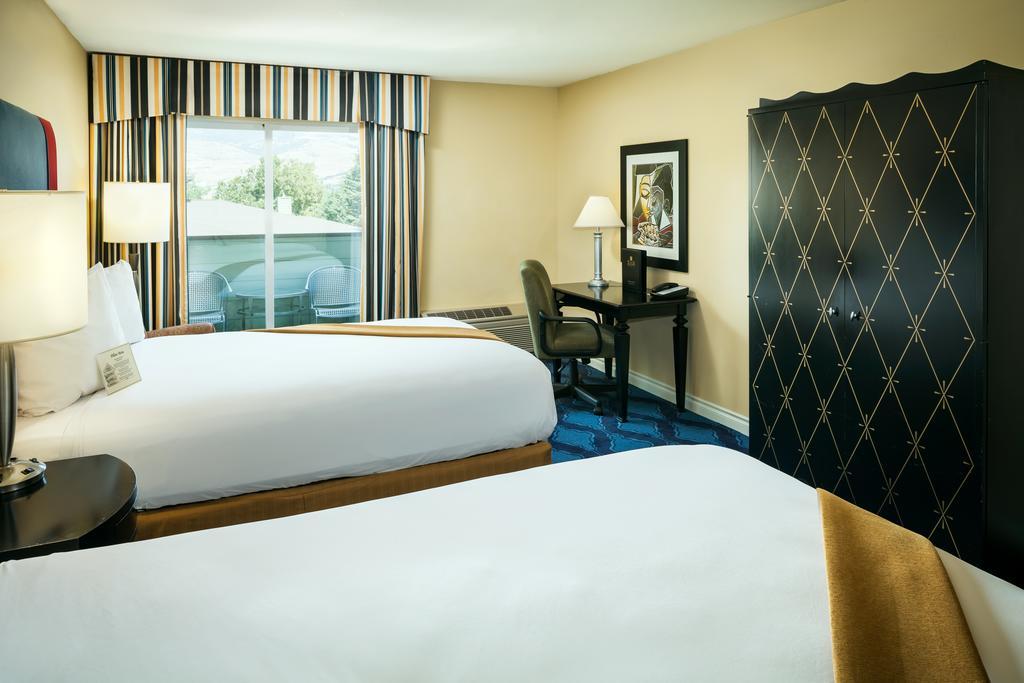 Plaza Inn & Suites At Ashland Creek Exteriér fotografie