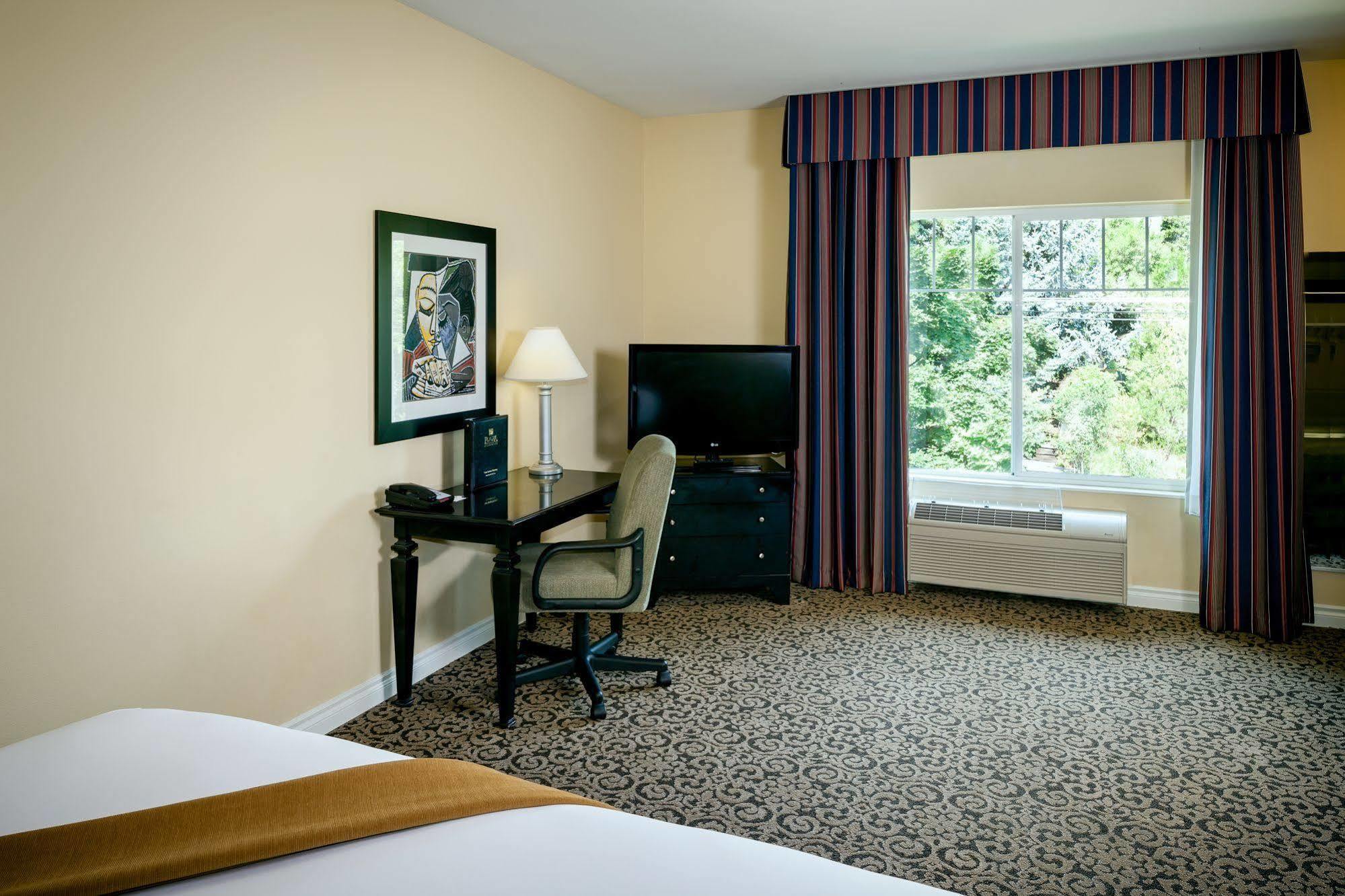 Plaza Inn & Suites At Ashland Creek Exteriér fotografie