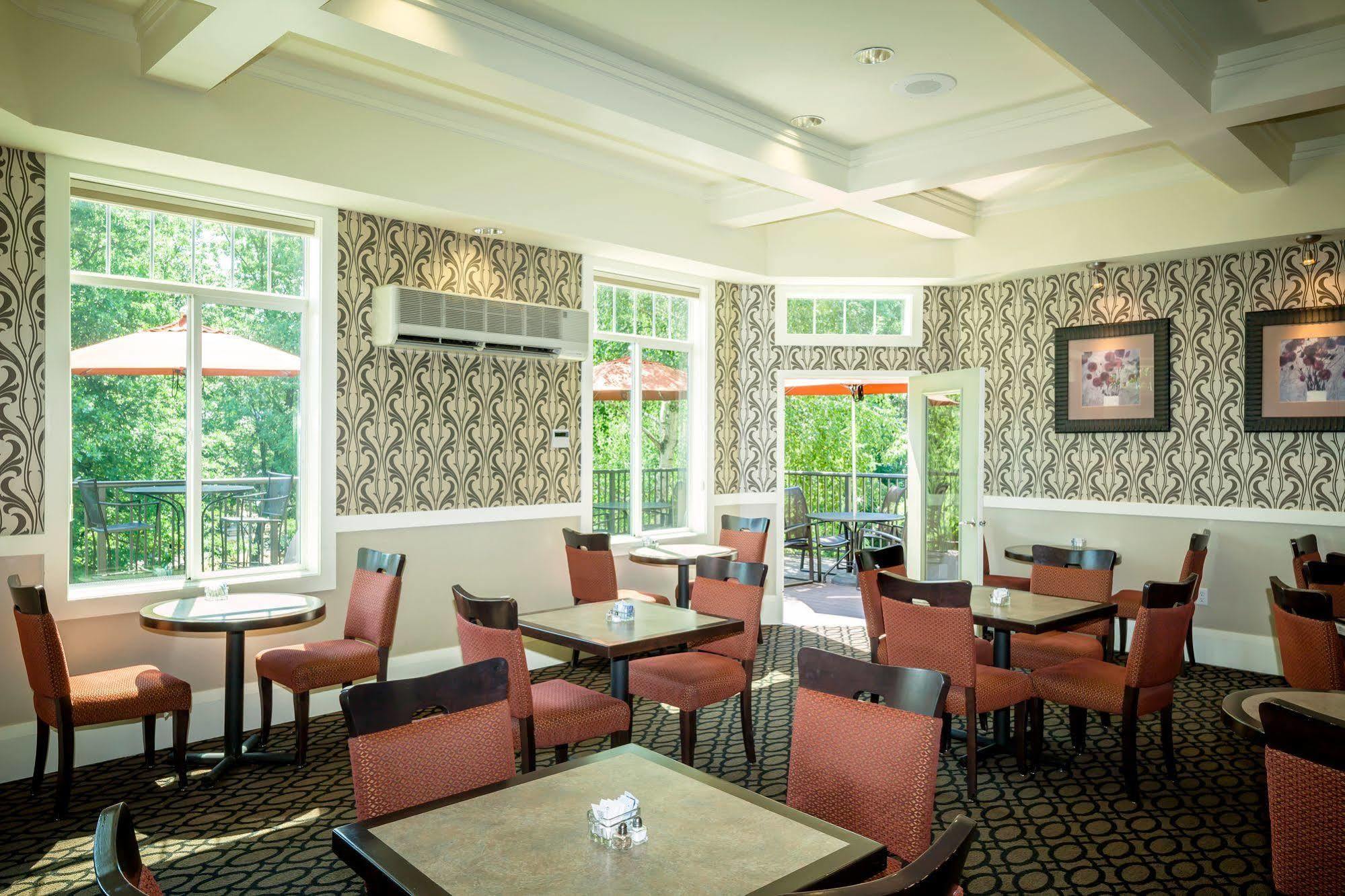 Plaza Inn & Suites At Ashland Creek Exteriér fotografie