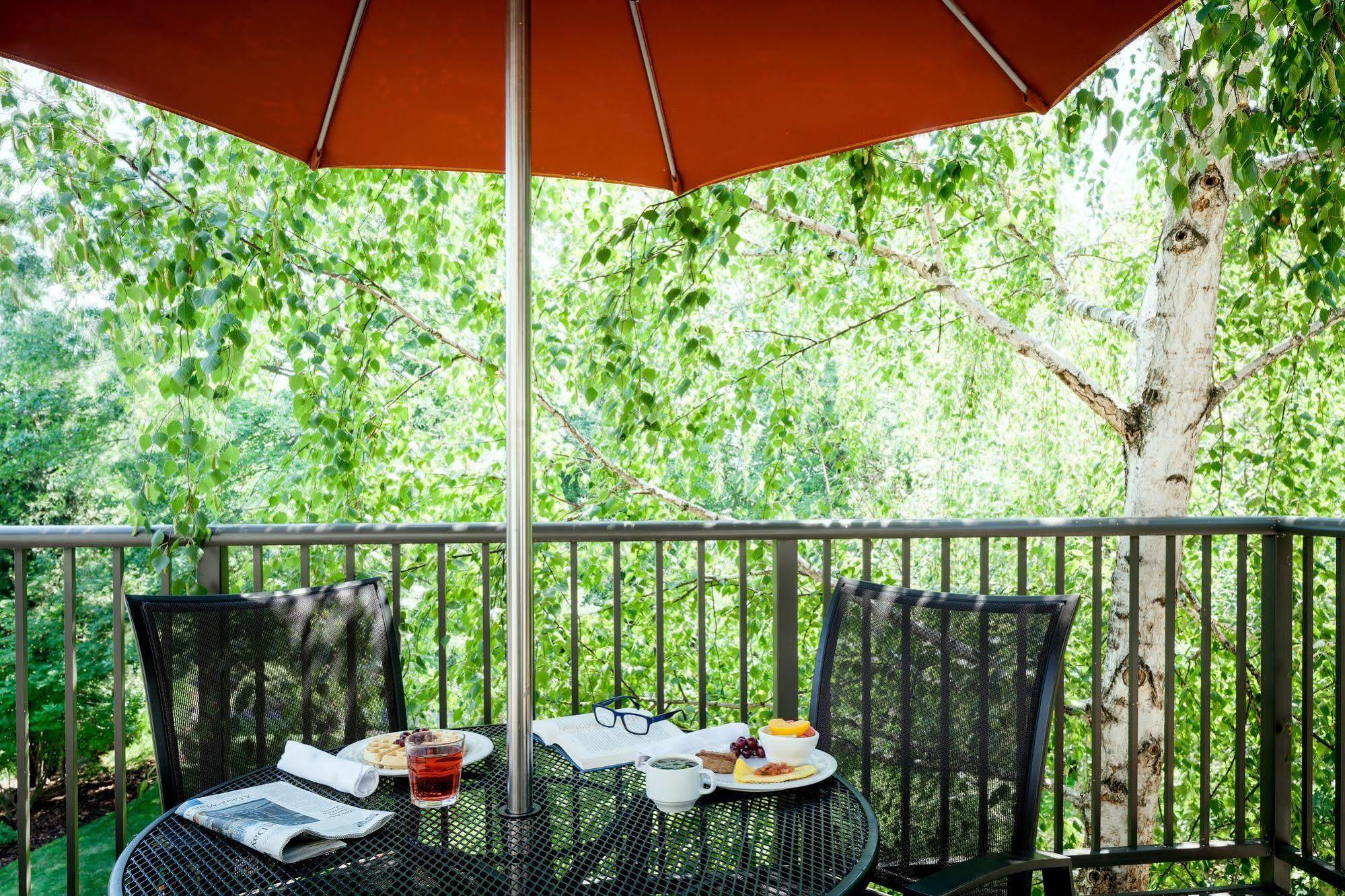 Plaza Inn & Suites At Ashland Creek Exteriér fotografie