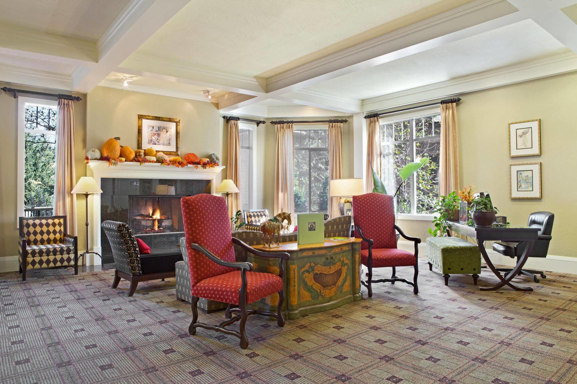Plaza Inn & Suites At Ashland Creek Exteriér fotografie